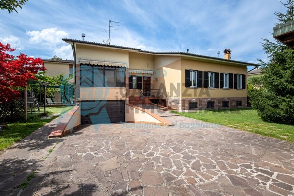 casa indipendente in vendita a Porto Mantovano in zona Sant'Antonio