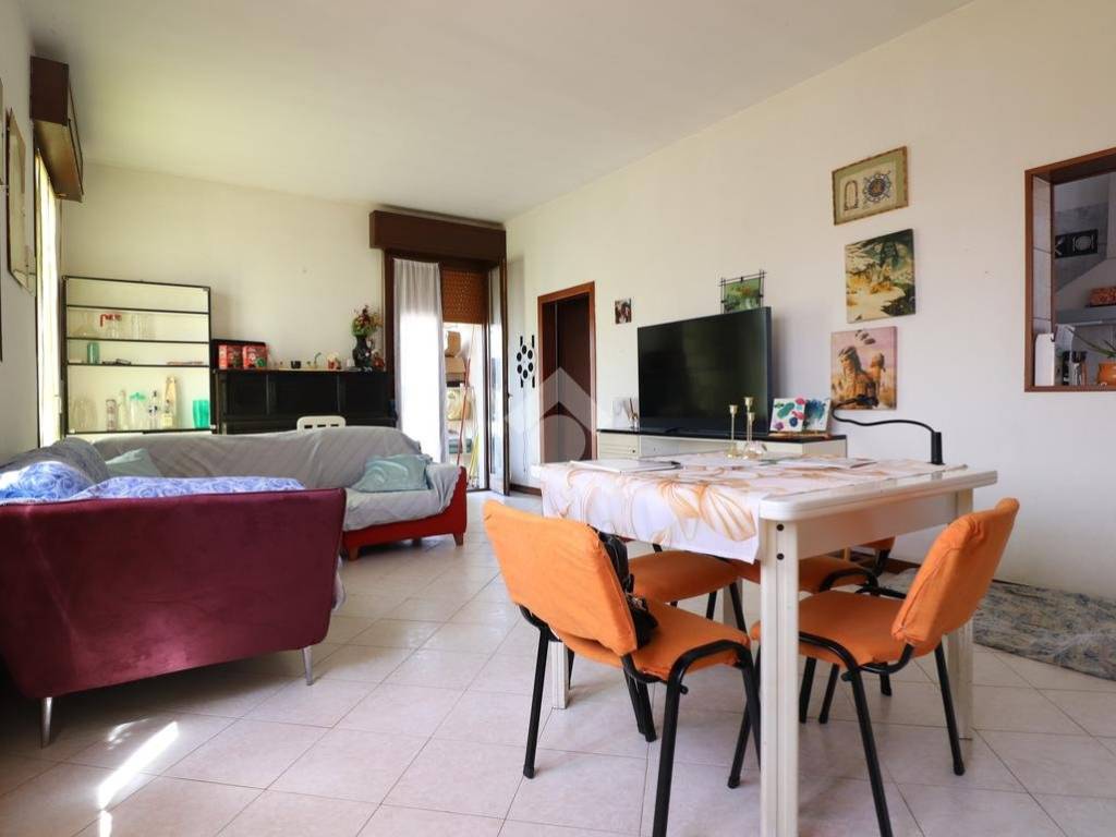 appartamento in vendita a Porto Mantovano in zona Sant'Antonio