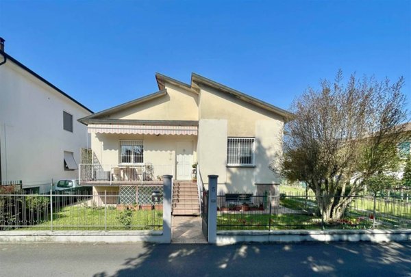 casa indipendente in vendita a Porto Mantovano in zona Sant'Antonio