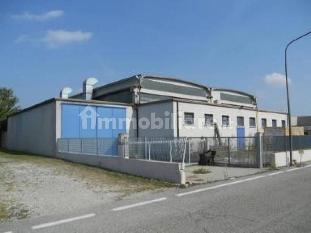locale commerciale in vendita a Porto Mantovano in zona Malpensata