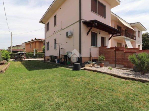 appartamento in vendita a Porto Mantovano in zona Sant'Antonio