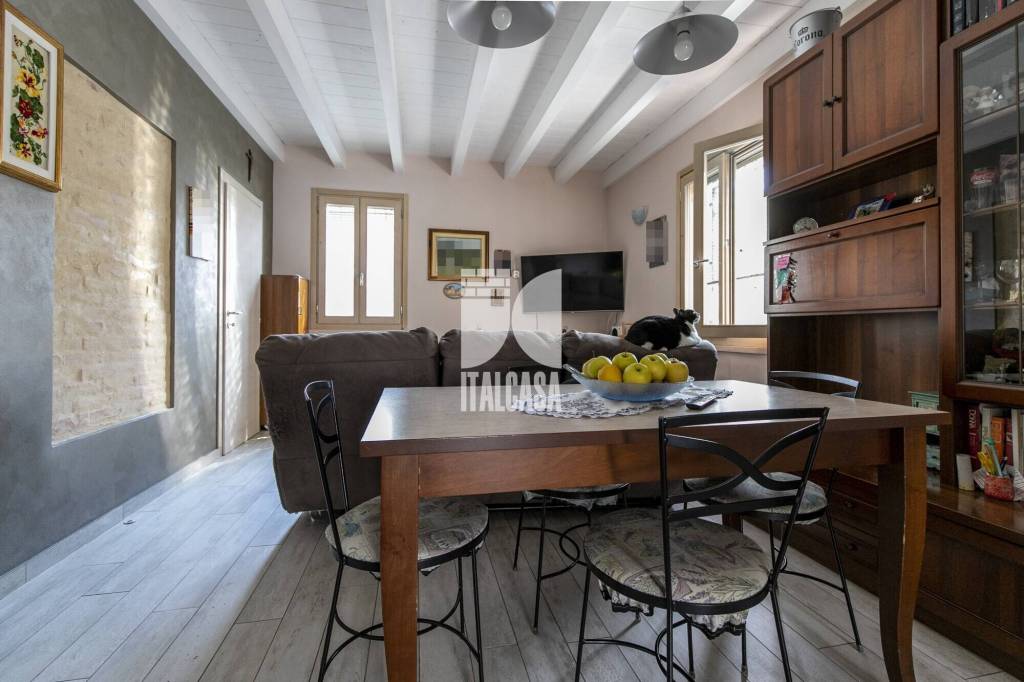 casa indipendente in vendita a Porto Mantovano in zona Sant'Antonio