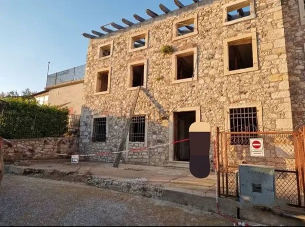 casa indipendente in vendita a Porto Mantovano in zona Soave