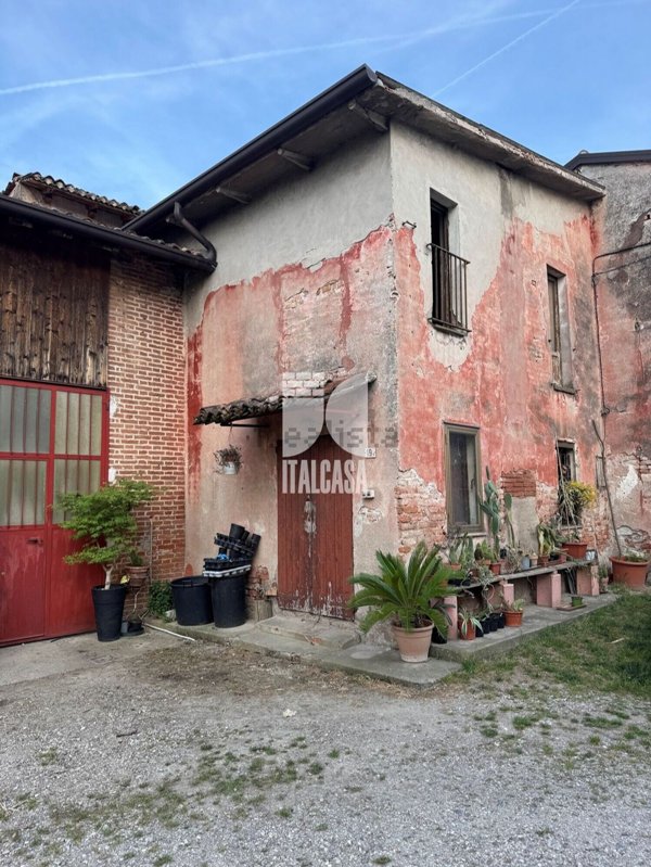 appartamento in vendita a Porto Mantovano in zona Bancole