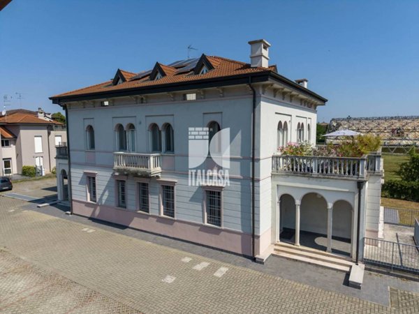 ufficio in vendita a Porto Mantovano in zona Sant'Antonio