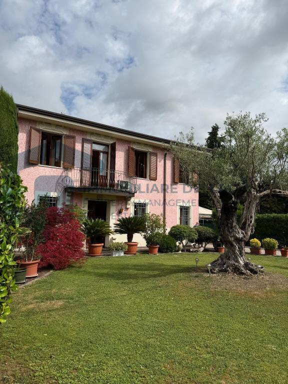 casa indipendente in vendita a Porto Mantovano in zona Sant'Antonio