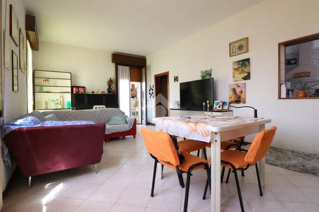appartamento in vendita a Porto Mantovano in zona Sant'Antonio