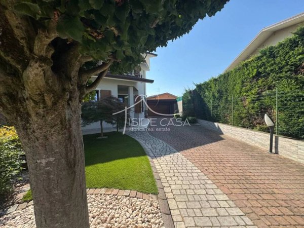 casa indipendente in vendita a Porto Mantovano in zona Sant'Antonio