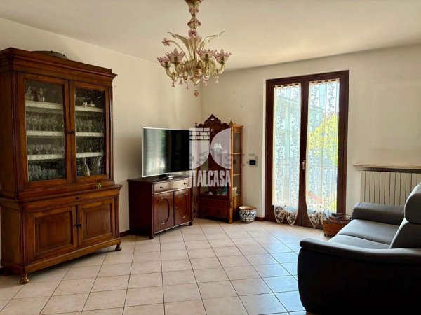 appartamento in vendita a Porto Mantovano in zona Sant'Antonio