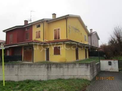 casa indipendente in vendita a Porto Mantovano in zona Sant'Antonio
