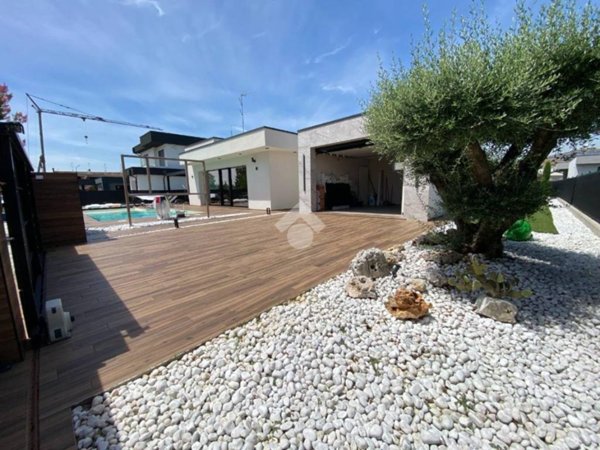 casa indipendente in vendita a Porto Mantovano