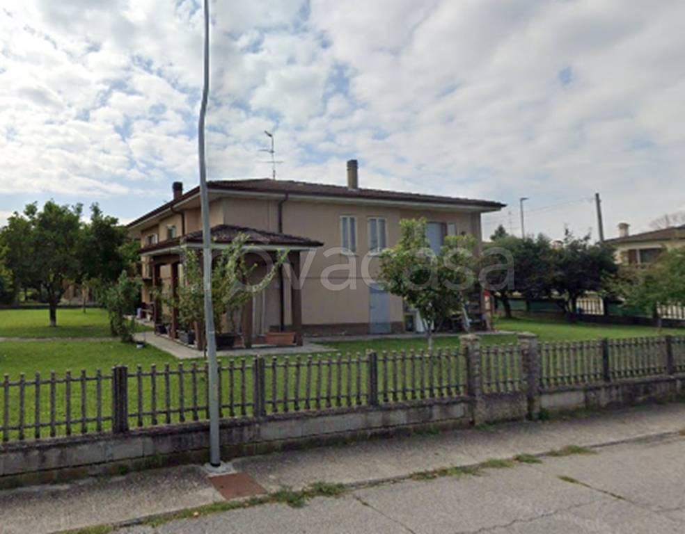 casa indipendente in vendita a Porto Mantovano in zona Soave