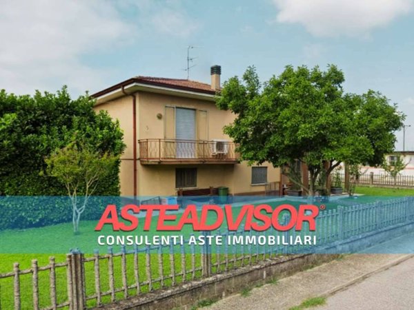casa indipendente in vendita a Porto Mantovano in zona Soave