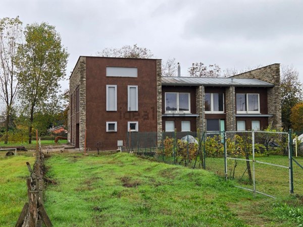 casa indipendente in vendita a Porto Mantovano in zona Soave