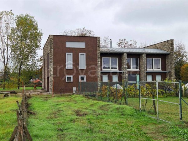 casa indipendente in vendita a Porto Mantovano in zona Soave