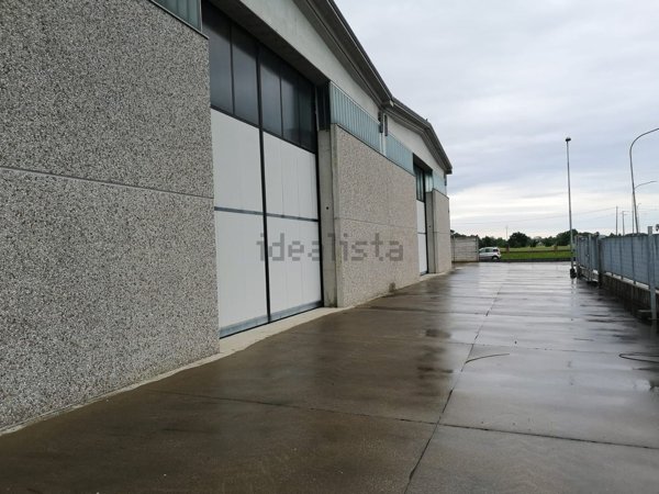 terreno edificabile in vendita a Quingentole