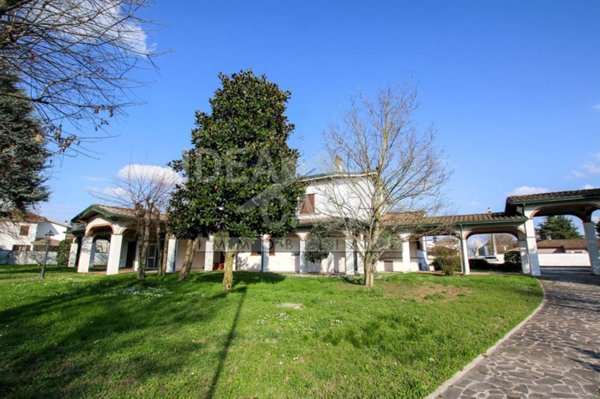 villa in vendita a Quistello