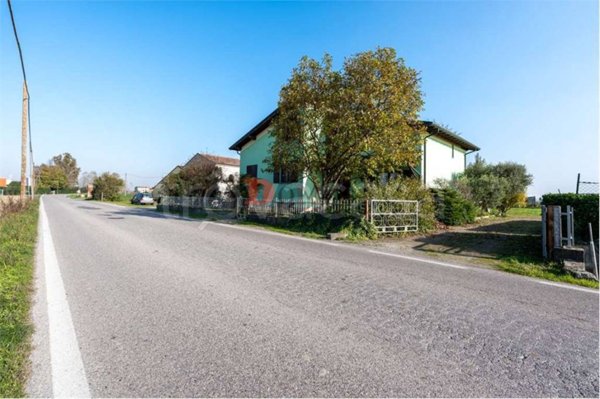 casa indipendente in vendita a Quistello in zona Nuvolato
