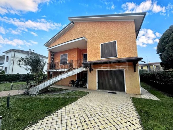 casa indipendente in vendita a Quistello