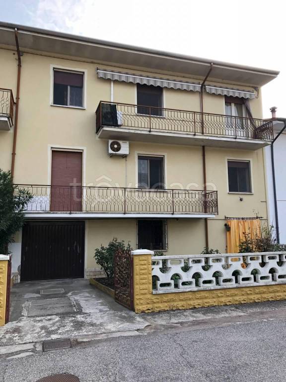 casa indipendente in vendita a Quistello
