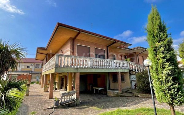 casa indipendente in vendita a Quistello