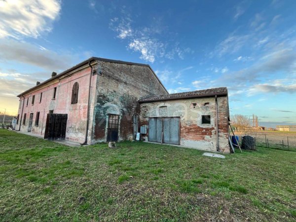 casa indipendente in vendita a Quistello