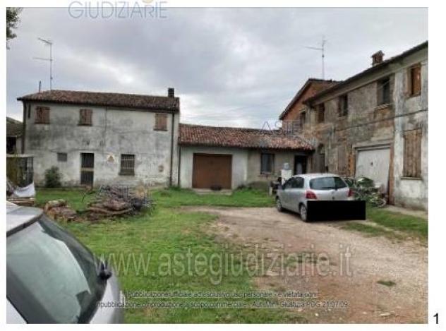 terreno edificabile in vendita a Quistello