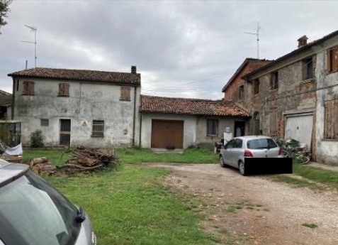 terreno edificabile in vendita a Quistello