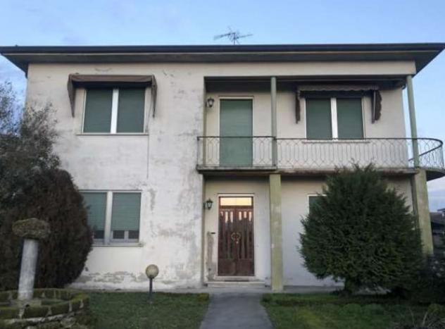 casa indipendente in vendita a Quistello in zona San Rocco
