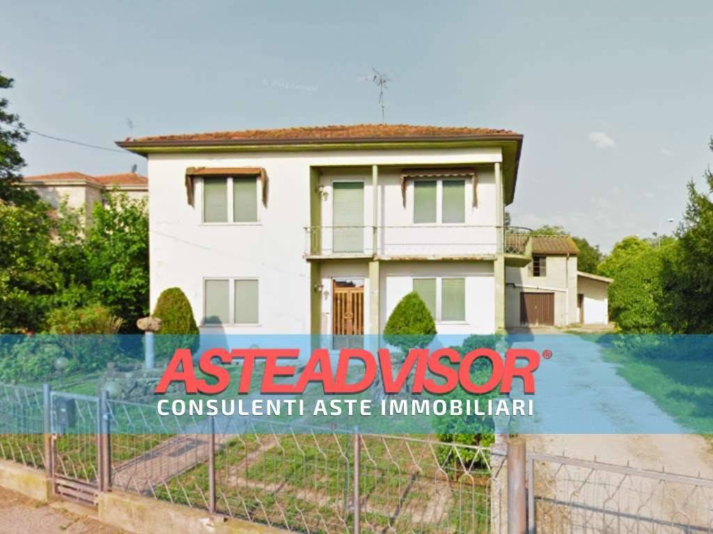 casa indipendente in vendita a Quistello in zona San Rocco