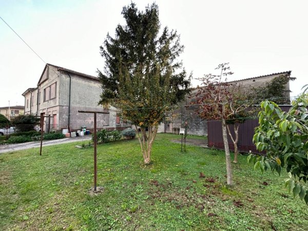 casa indipendente in vendita a Quistello in zona San Rocco
