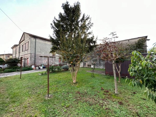 casa indipendente in vendita a Quistello in zona San Rocco