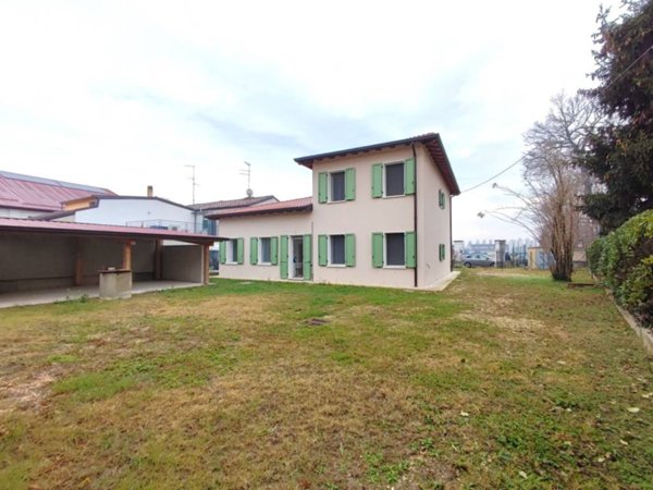 casa indipendente in vendita a Quistello