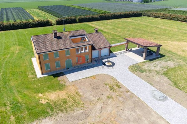 casa indipendente in vendita a Quistello