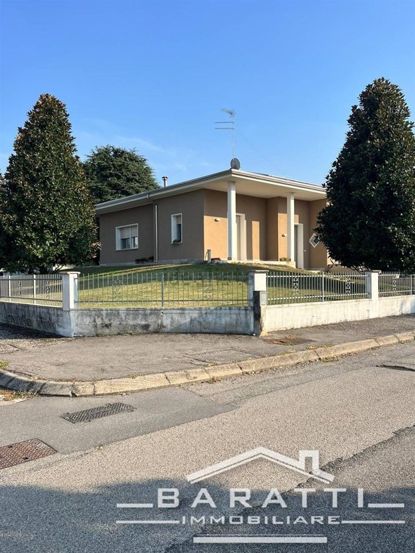 casa indipendente in vendita a Quistello