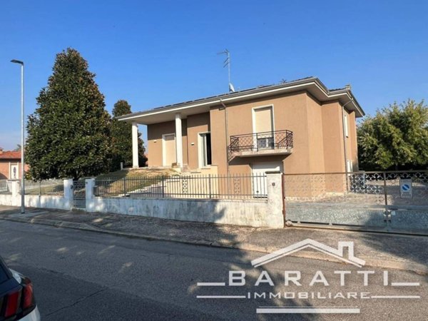 casa indipendente in vendita a Quistello