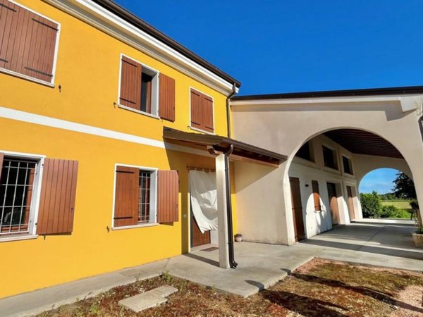 casa indipendente in vendita a Quistello