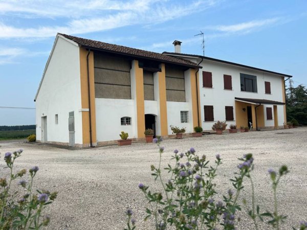 casa indipendente in vendita a Quistello