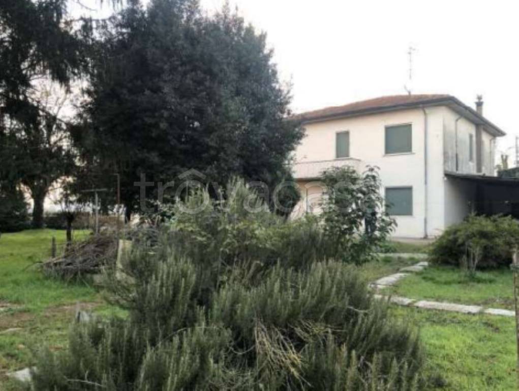 casa indipendente in vendita a Quistello in zona San Rocco