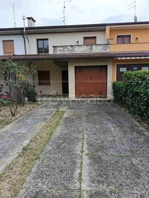 casa indipendente in vendita a Quistello