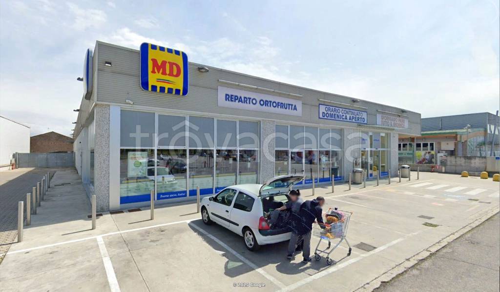 negozio in vendita a Quistello