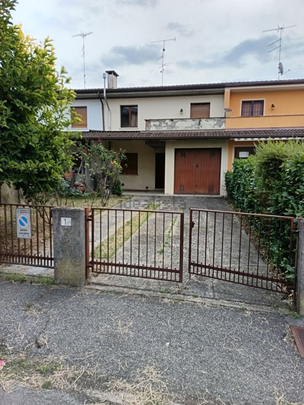 casa indipendente in vendita a Quistello