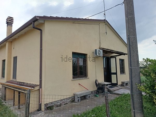 casa indipendente in vendita a Quistello