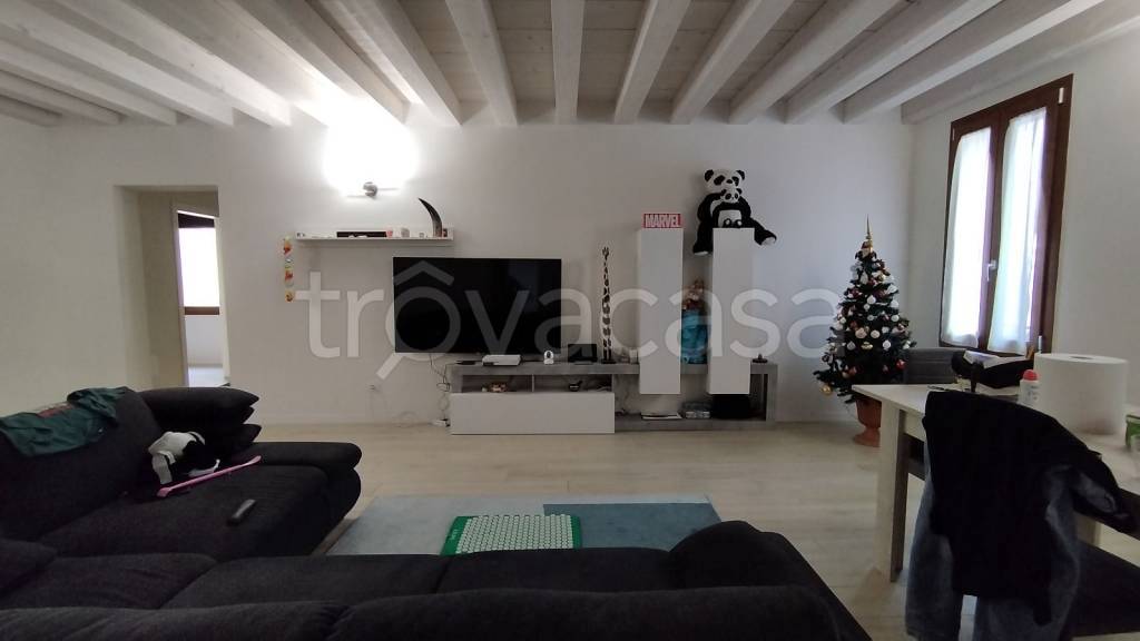 negozio in vendita a Quistello