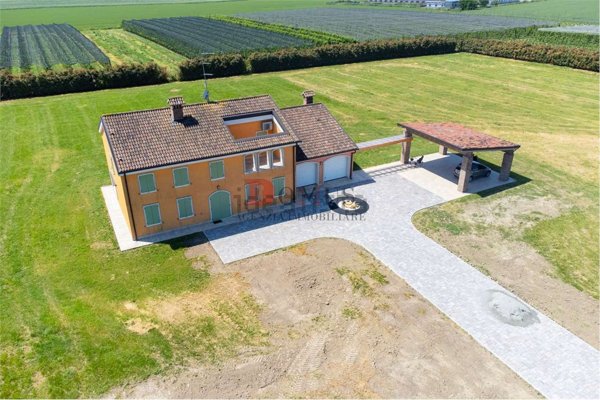 casa indipendente in vendita a Quistello