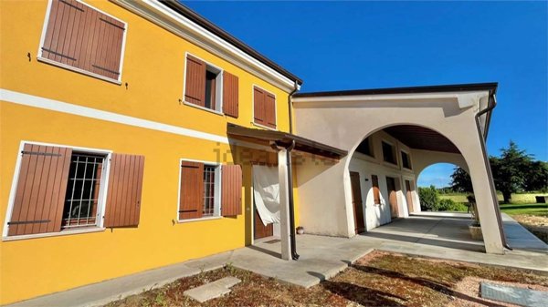 casa indipendente in vendita a Quistello