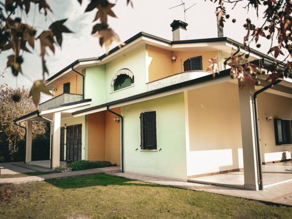 casa indipendente in vendita a Quistello