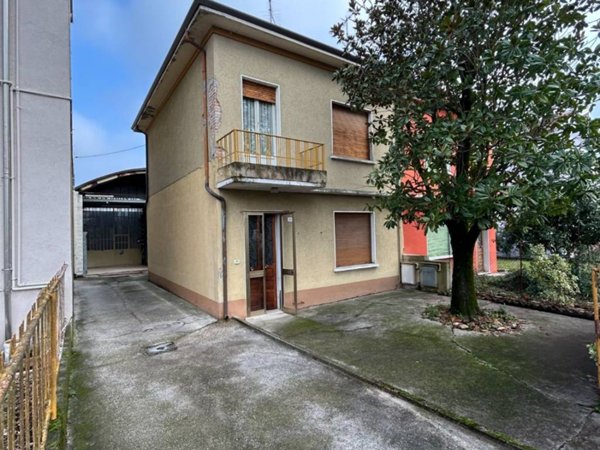 casa indipendente in vendita a Quistello