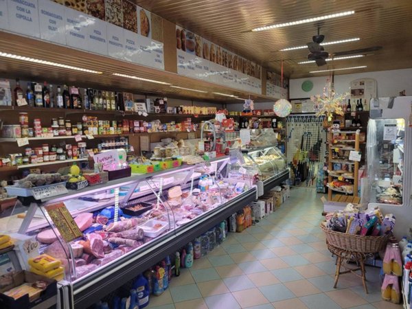 negozio in vendita a Quistello