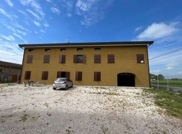 casa indipendente in vendita a Quistello in zona Zambone